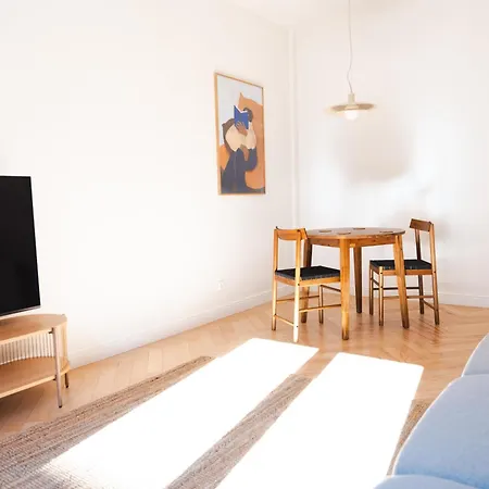Modern Spot *
